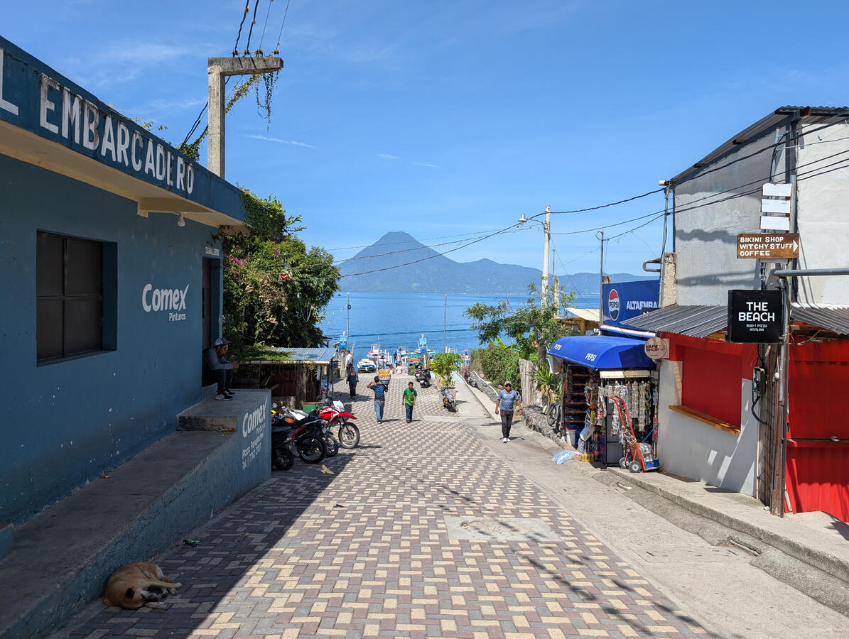 Tzanjuyu Dock / Muelle Tzanjuyu
