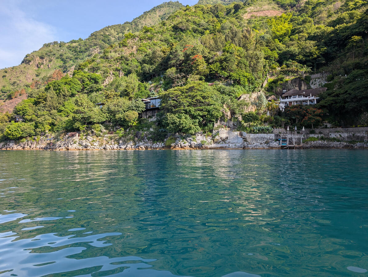Glass House Airbnb / Casa de Cristal
